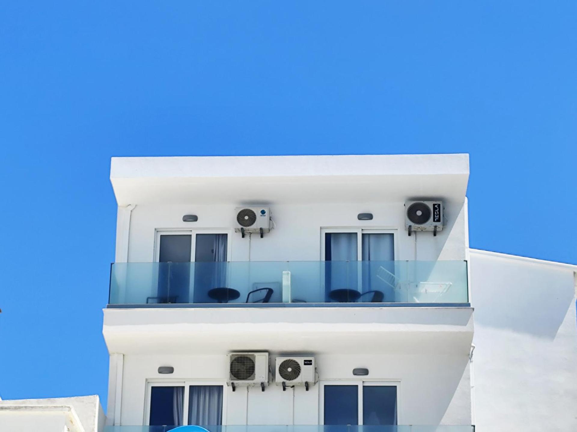 Lilian'S Seaview-Party Street-Youth Studios Rhodes City Exterior photo