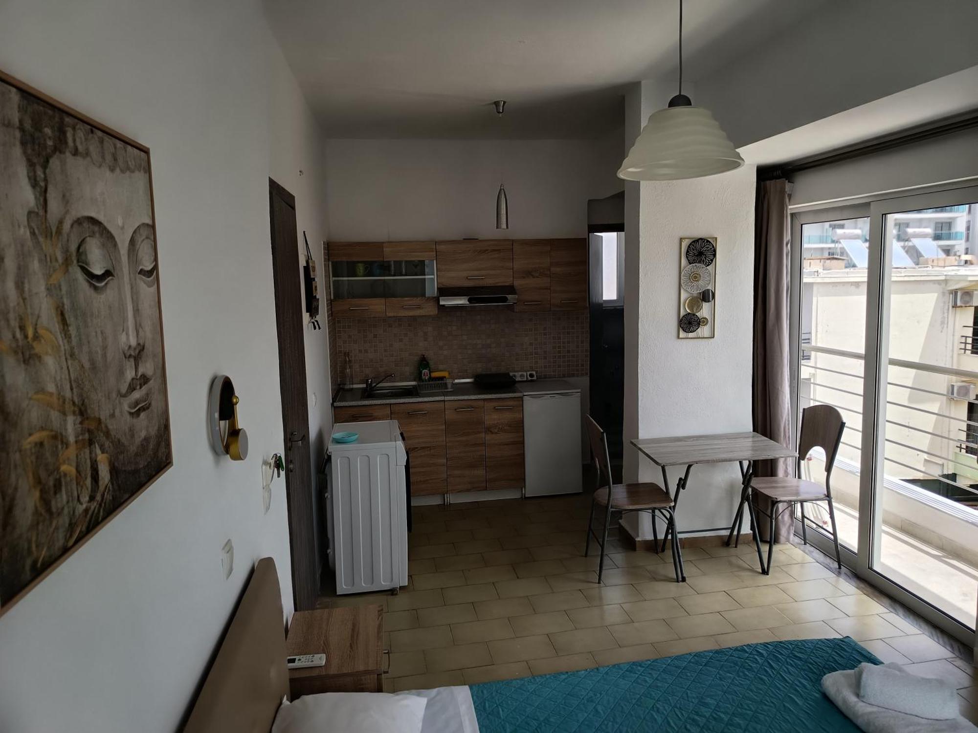 Lilian'S Seaview-Party Street-Youth Studios Rhodes City Room photo